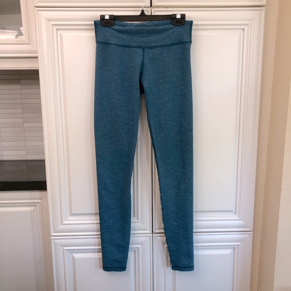Ivivva by Lululemon girls reversible leggings 🍋